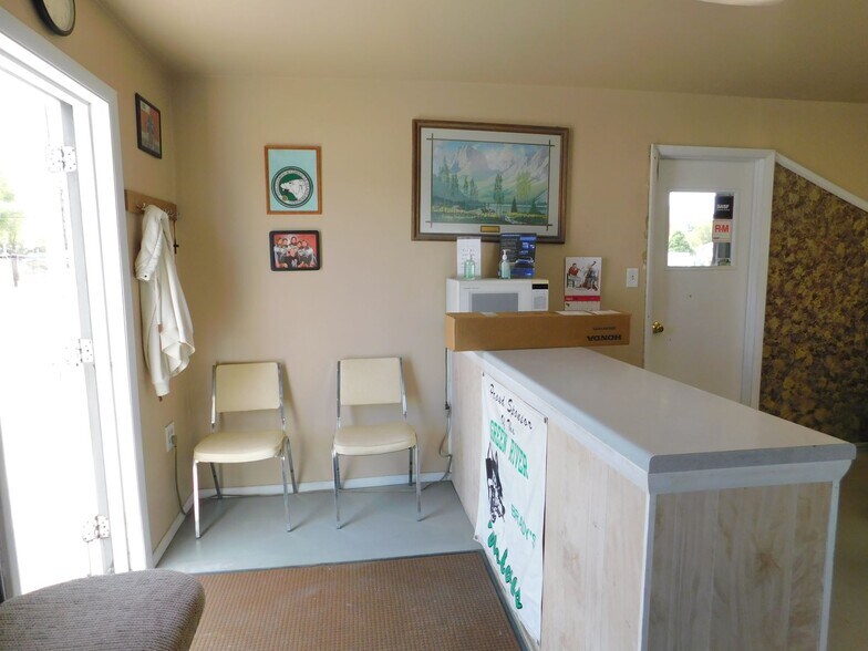 More Photos Of 101 S Center St, Green River General Retail For Sale