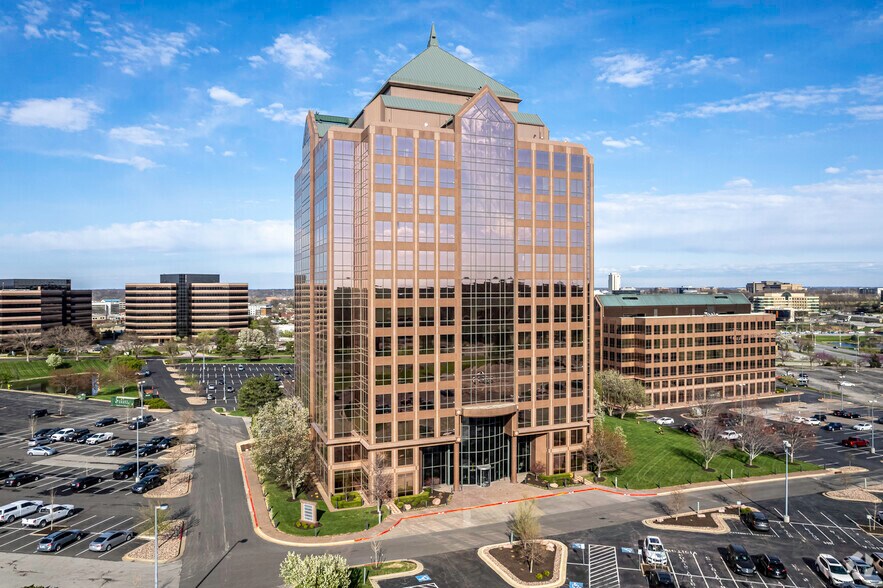 More Photos Of 7300 College Blvd, Overland Park Unknown For Lease