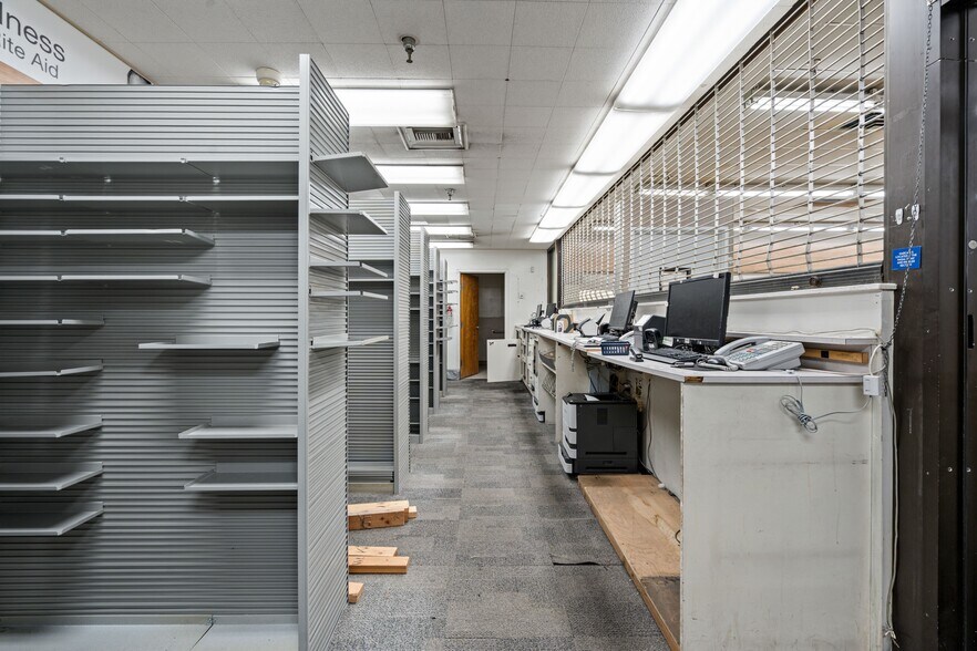 More Photos Of 1701 Airline Hwy, Hollister Freestanding For Lease