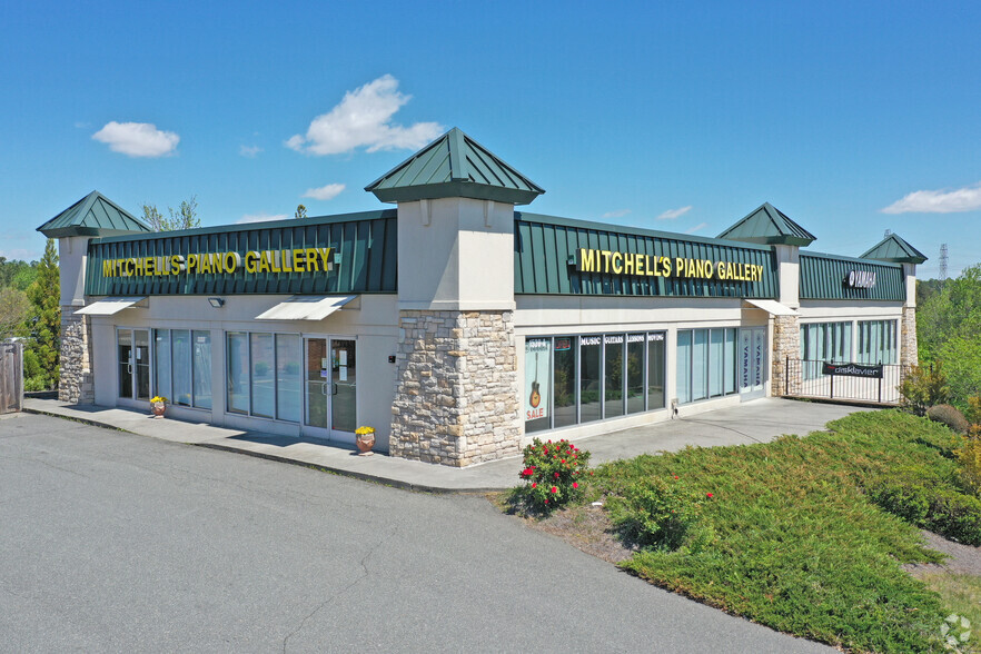 Primary Photo Of 1530 Hanes Mall Blvd, Winston-Salem Storefront For Lease