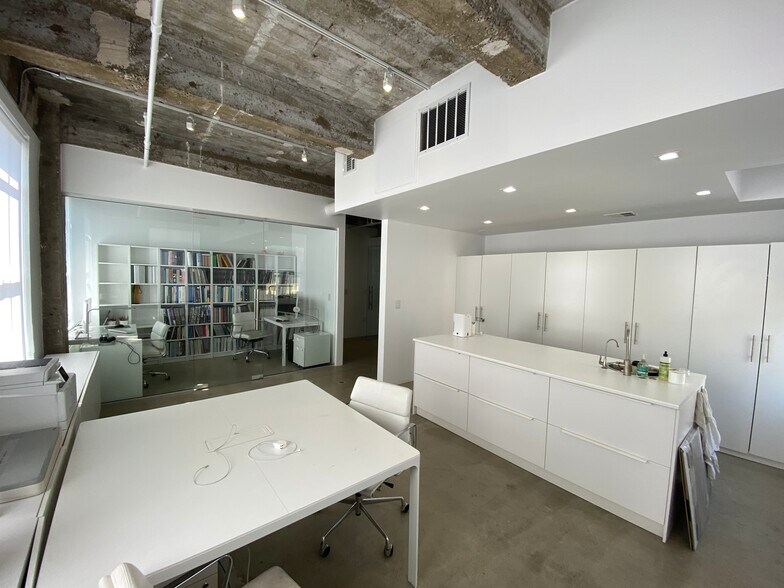 More Photos Of 742-748 S Hill St, Los Angeles Loft Creative Space For Lease