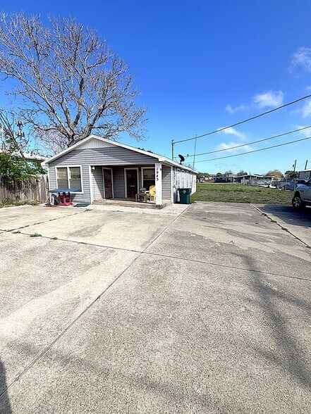 More Photos Of 1945 Flour Bluff Dr, Corpus Christi Land For Sale