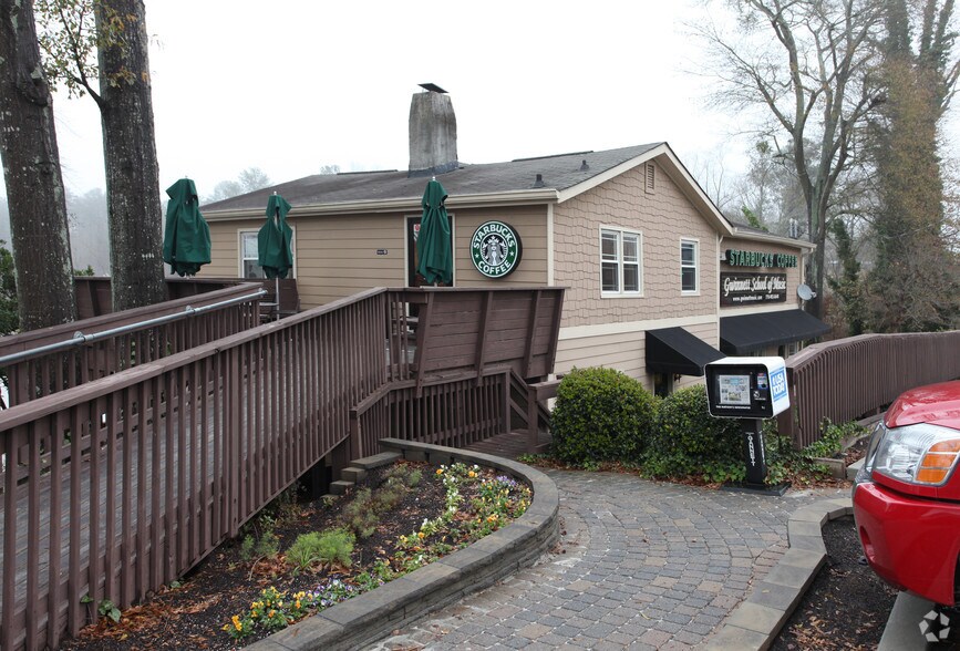 More Photos Of 4615 Stone Mountain Hwy, Lilburn Freestanding For Sale