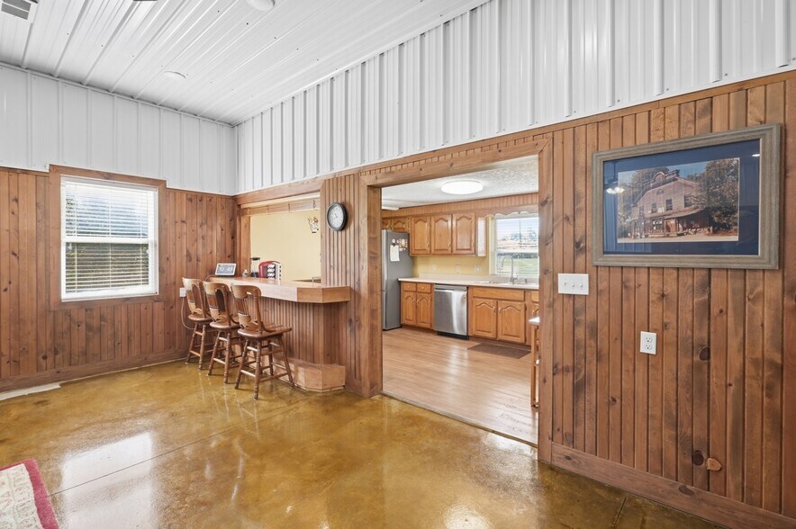 More Photos Of 4650 Highway 52, Loretto Apartments For Sale