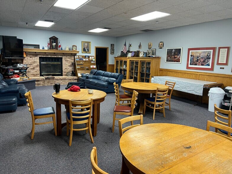 More Photos Of 2002 2nd St SW, Rochester Storefront Retail Office For Sale