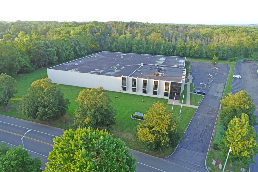 More Photos Of 5 Vreeland Rd, Florham Park Warehouse For Lease