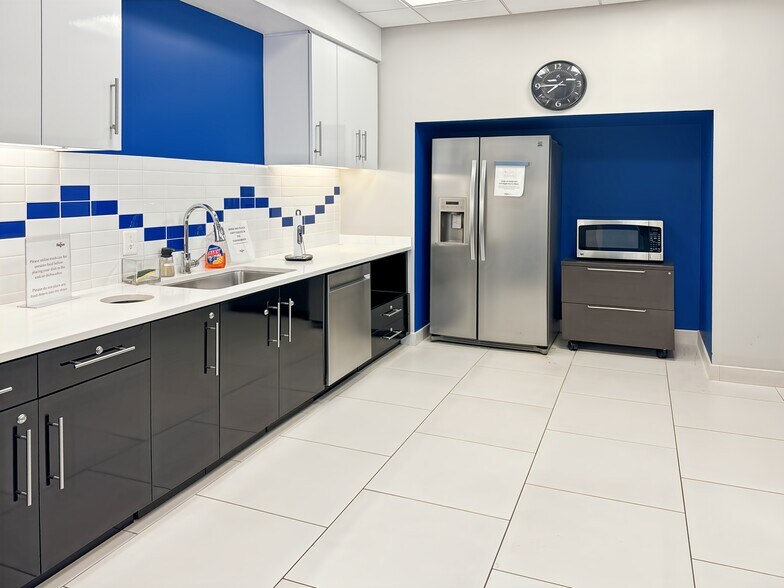 More Photos Of 137 National Plz, Oxon Hill Coworking Space