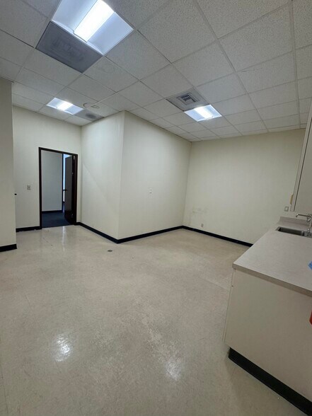 More Photos Of 416 N Stanton St, El Paso Office For Lease