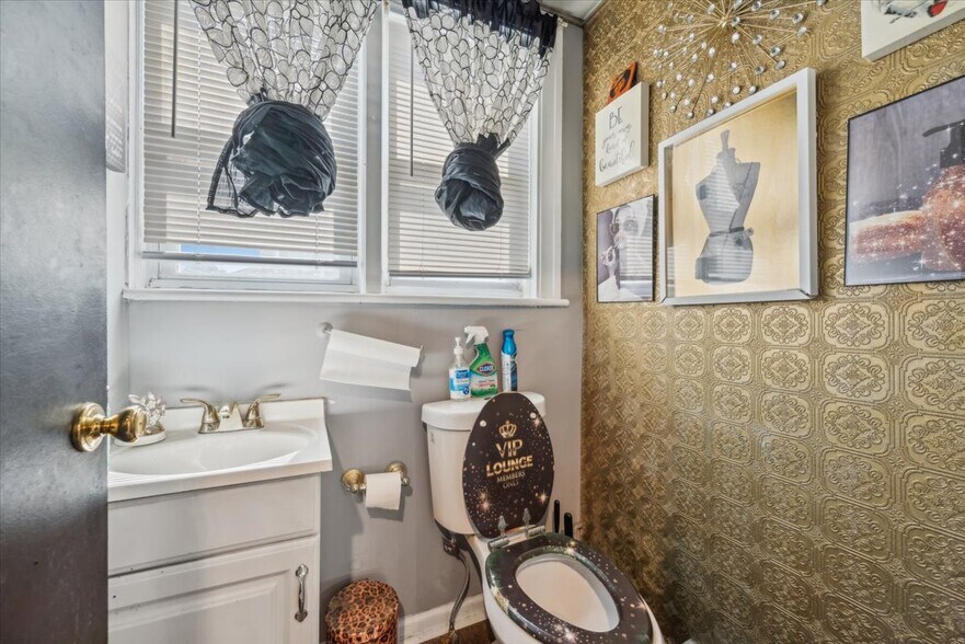 More Photos Of 86 N Gaston Ave, Somerville Restaurant For Sale