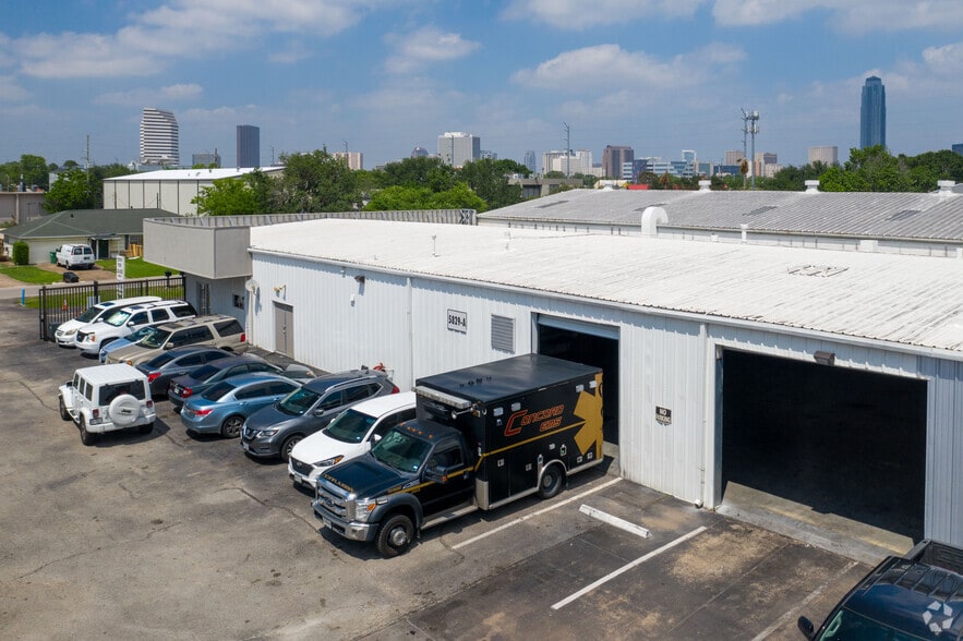 More Photos Of 5829 Beverly Hill St, Houston Warehouse For Lease