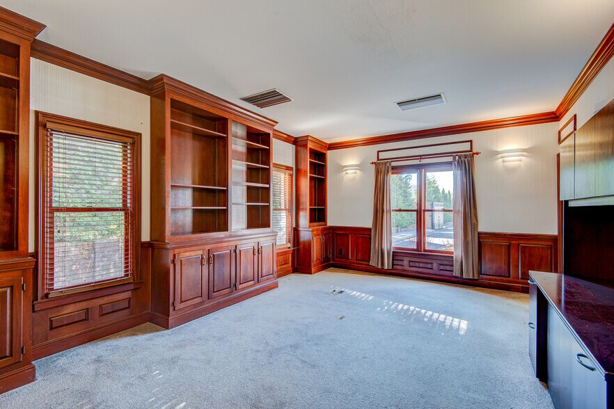 More Photos Of 166 Doctors Dr, Boone Medical For Lease