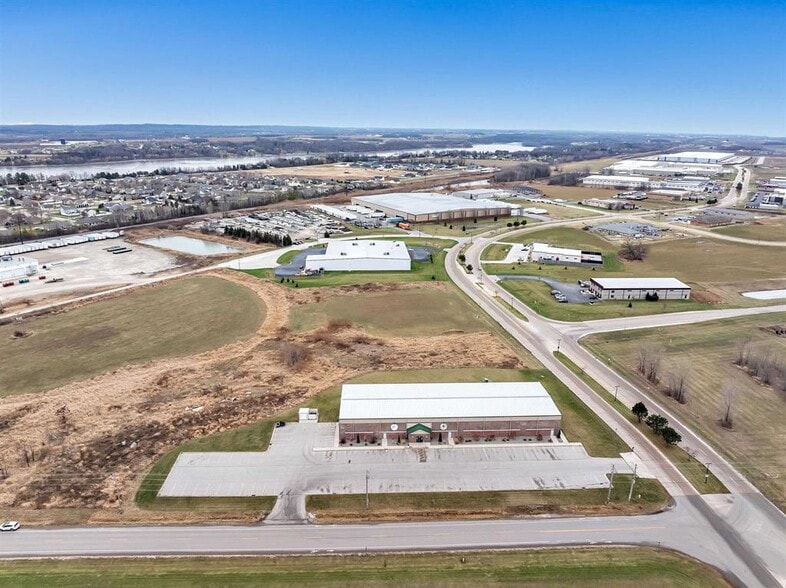 More Photos Of 2125 American Blvd, De Pere Industrial For Lease