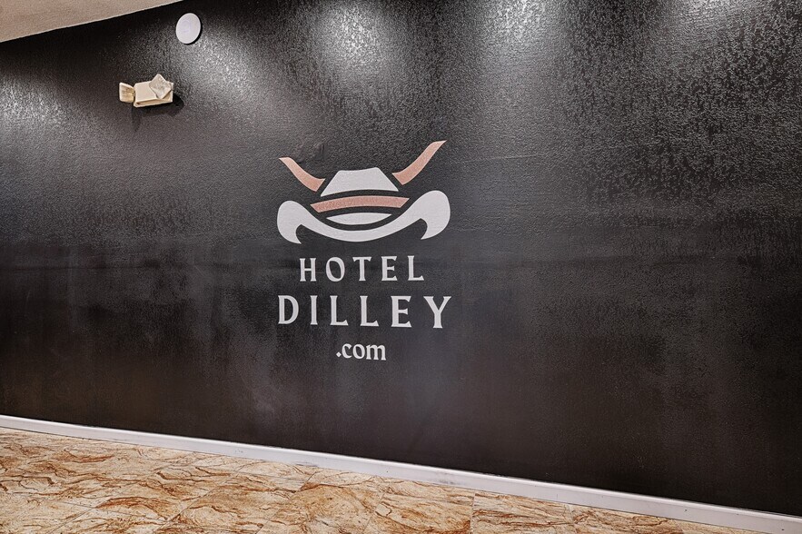 More Photos Of 110 S Main, Dilley Hotel For Sale