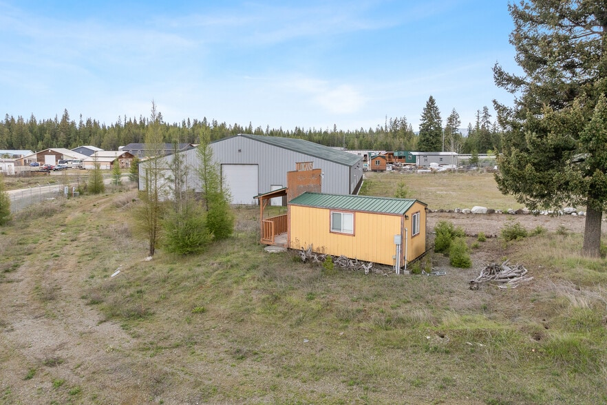 More Photos Of 275 Industrial Park Ave, Spirit Lake Warehouse For Sale
