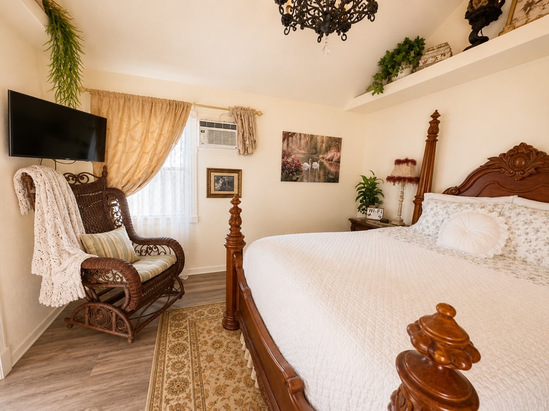 More Photos Of 15 West St, Lake George Hospitality For Sale