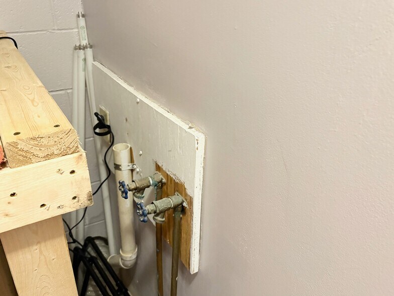 More Photos Of 802 Lima St, Wapak Storefront Retail Office For Sale