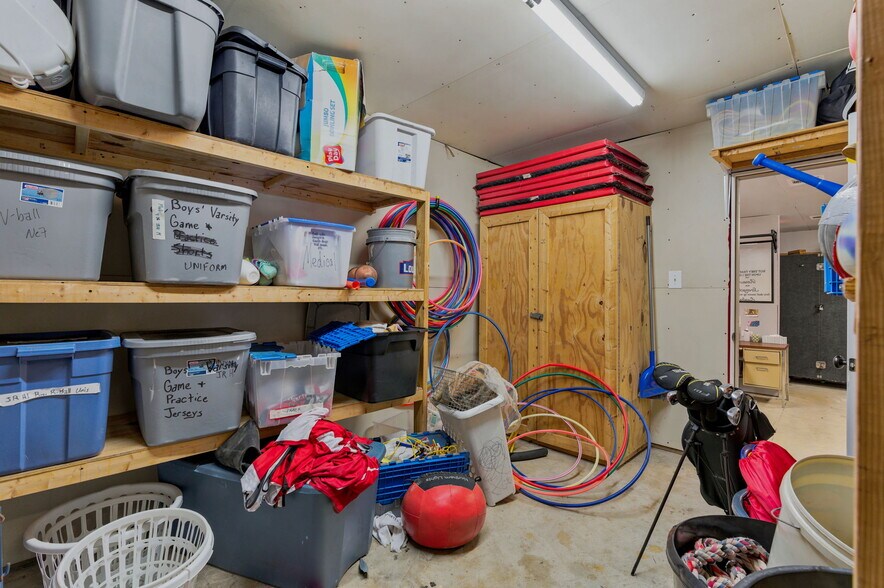 More Photos Of 3401 N Frazier St, Conroe Specialty For Sale