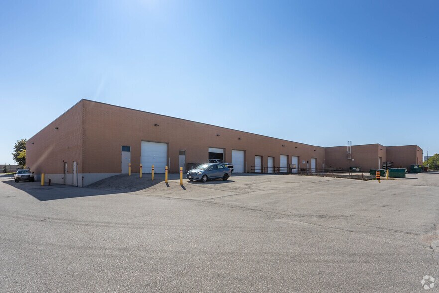 More Photos Of 4025 Sladeview Cres, Mississauga Warehouse For Lease