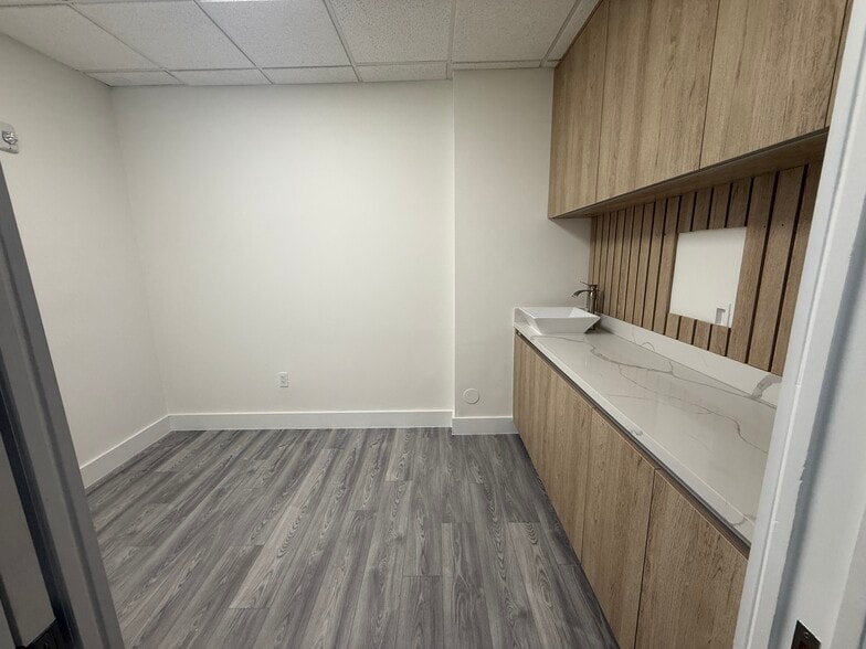 More Photos Of 7950 NW 53rd St, Doral Medical For Lease