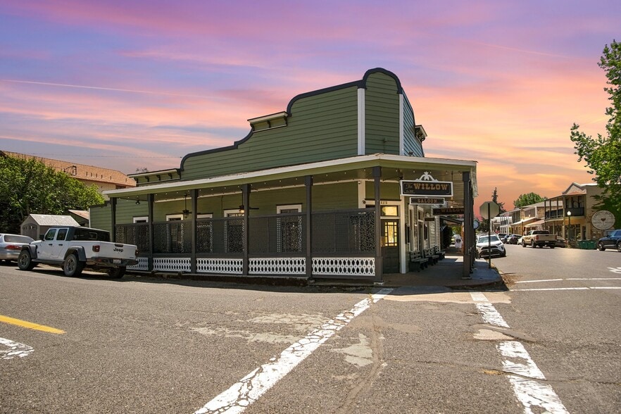 More Photos Of 18723 Main St, Jamestown General Retail For Sale