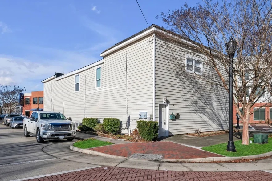 More Photos Of 1038 Decatur St, Chesapeake Storefront Retail Residential For Lease