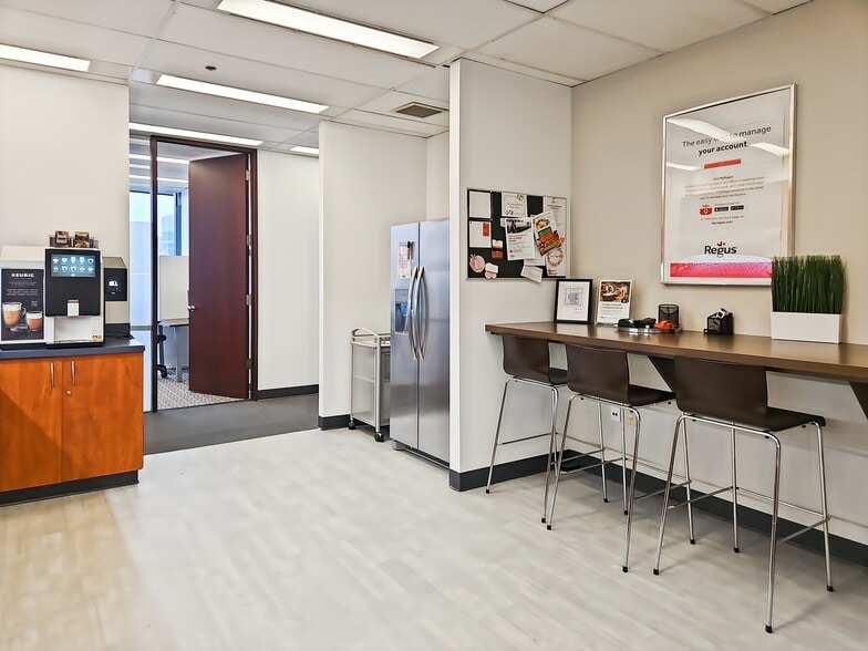 More Photos Of 701 W Georgia St, Vancouver Coworking Space