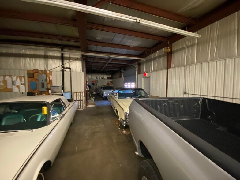 More Photos Of 390 New Karner Rd, Albany Freestanding For Sale