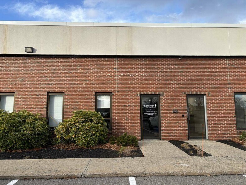 More Photos Of 190 Riverside St, Portland Flex For Lease