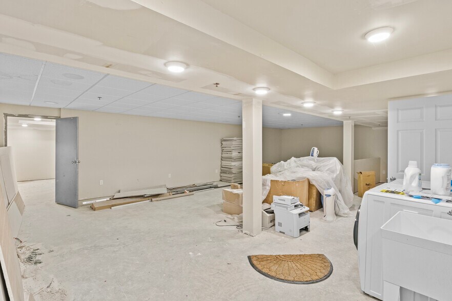 More Photos Of 160 Prosperous Pl, Lexington Medical For Sale