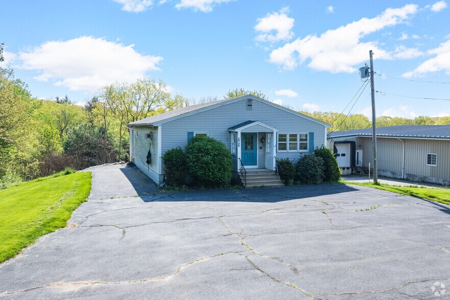 More Photos Of 107 Dresser Hill Rd, Charlton General Retail For Sale