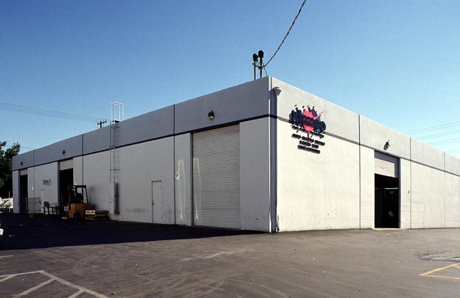 More Photos Of 2935 E La Palma Ave, Anaheim Warehouse For Lease