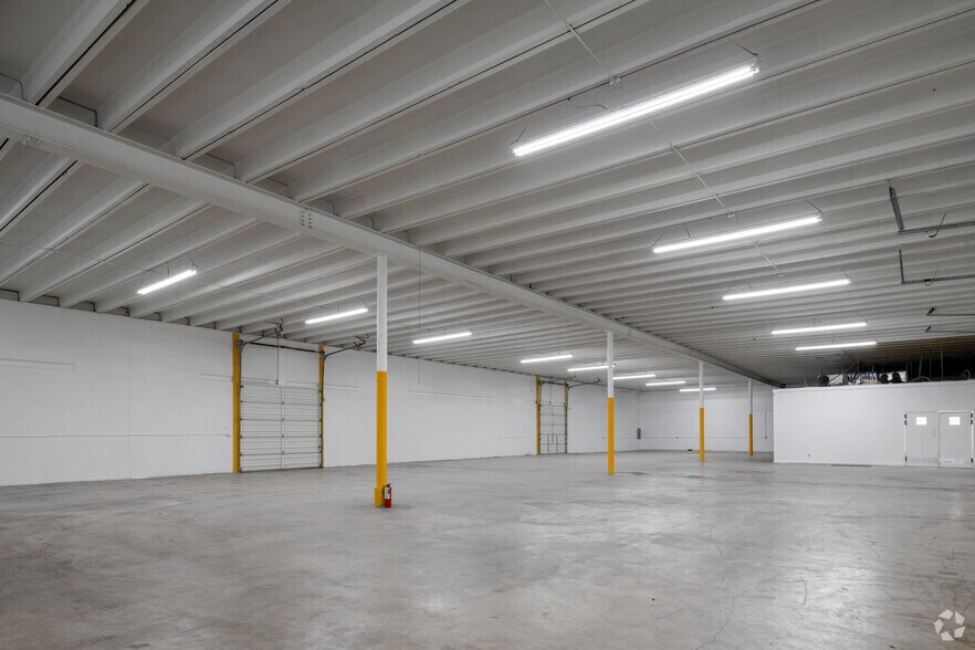 More Photos Of 3905 Warehouse Row, Austin Warehouse For Lease