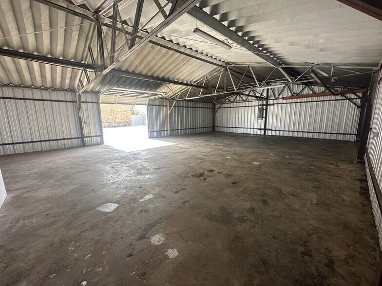 More Photos Of 10411 Harry Hines Blvd, Dallas Auto Dealership For Lease