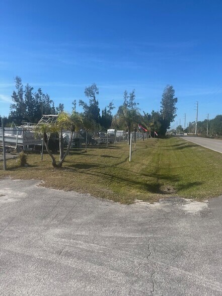 More Photos Of 4225 Taylor Rd, Punta Gorda Industrial For Sale