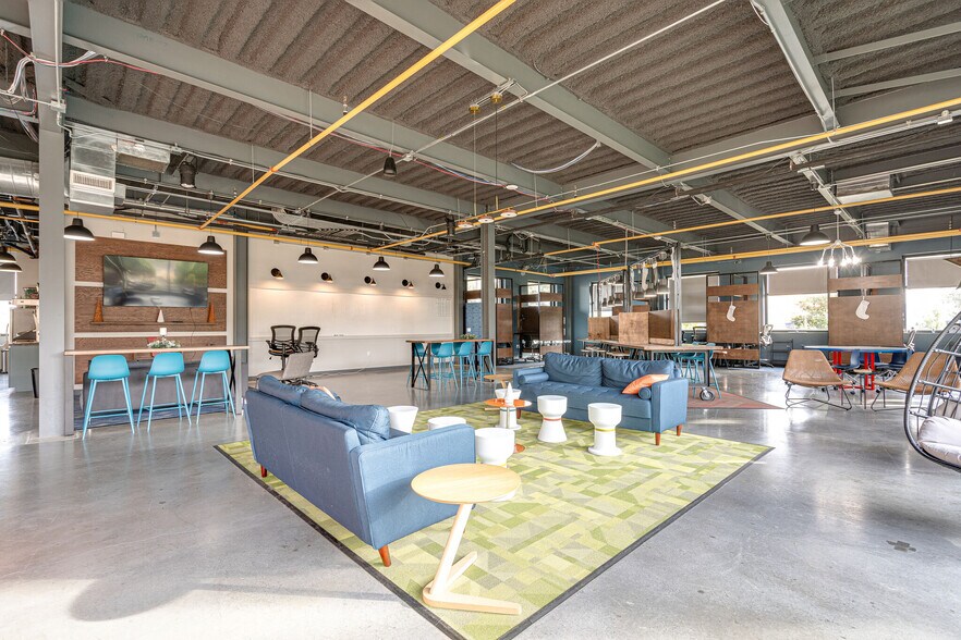 More Photos Of 3229 Premier Dr, Irving Loft Creative Space For Lease