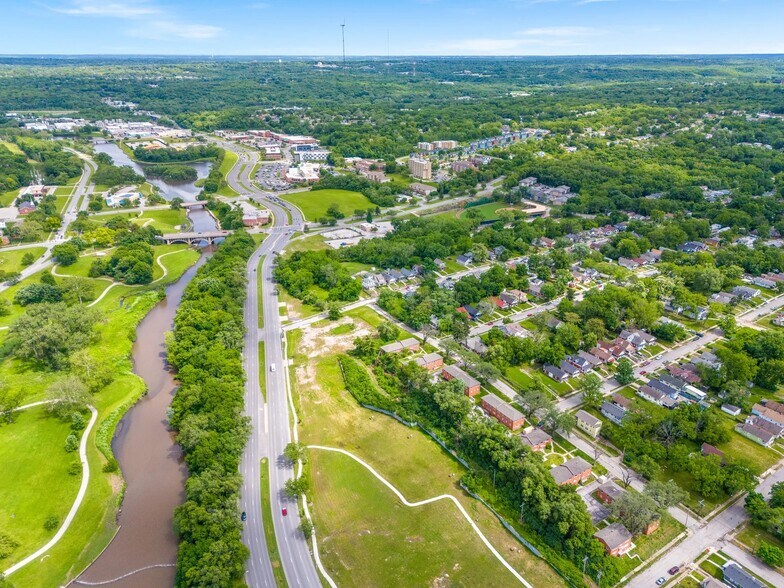 More Photos Of 3000 E 49th St, Kansas City Apartments For Sale