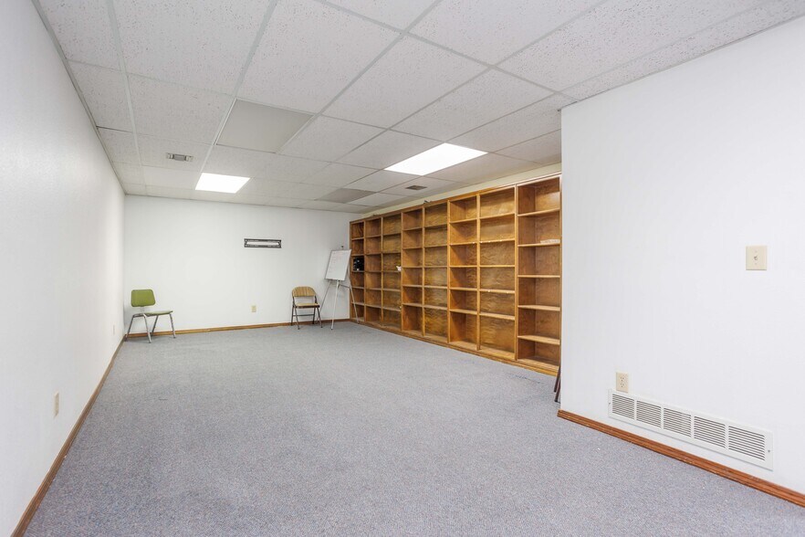 More Photos Of 100 N Fruitland St, Kennewick Office For Lease