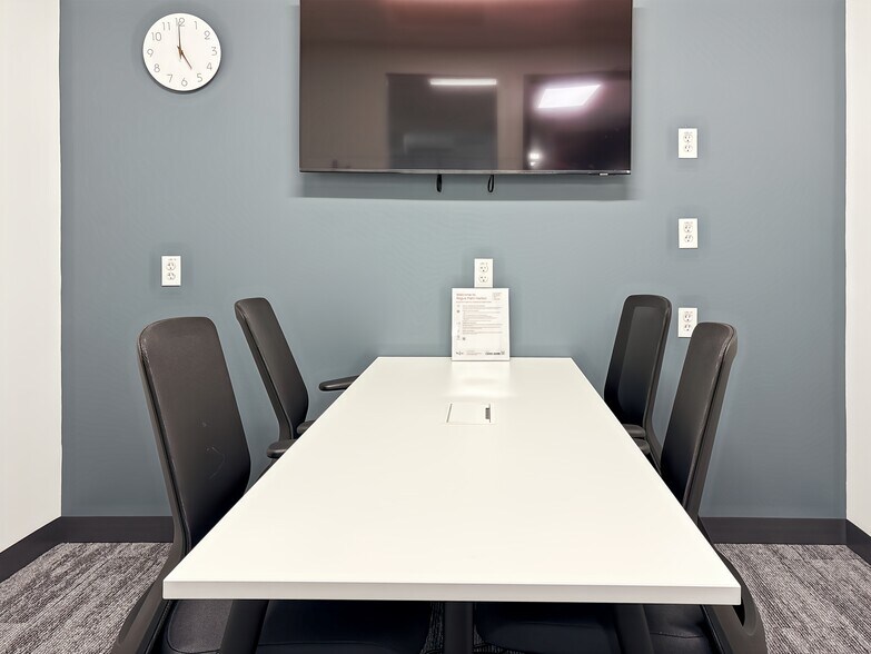 More Photos Of 34125 US Highway 19 N, Palm Harbor Coworking Space