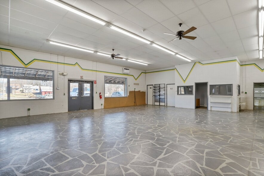 More Photos Of 12258 Buchanan Trl W, Mercersburg Flex For Lease