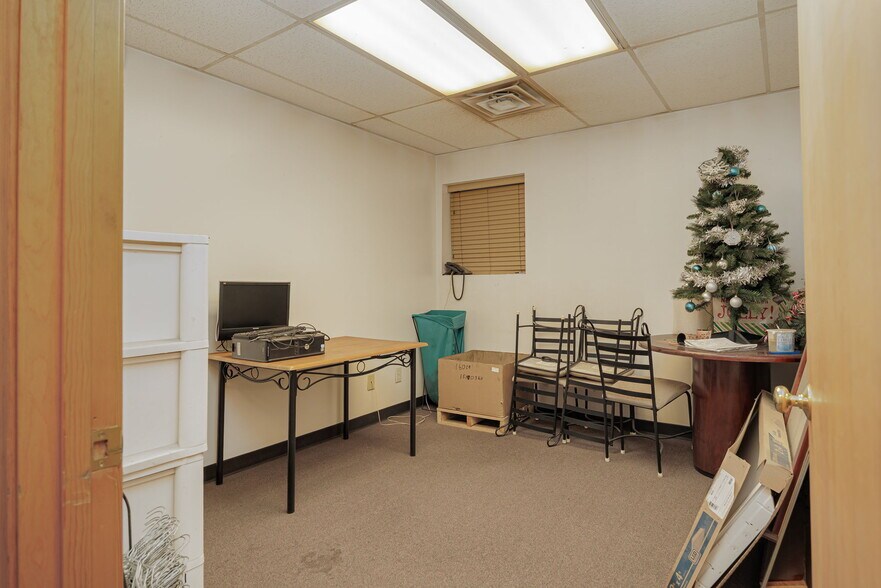 More Photos Of 801 Woodsdale Rd, Elwood Warehouse For Sale