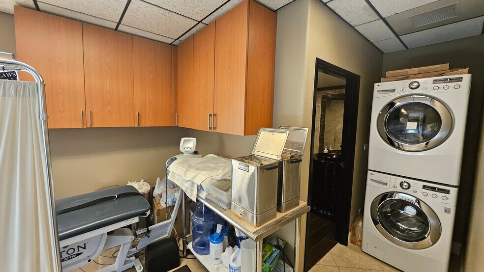 More Photos Of 3828 W Commonwealth Ave, Fullerton Office For Lease