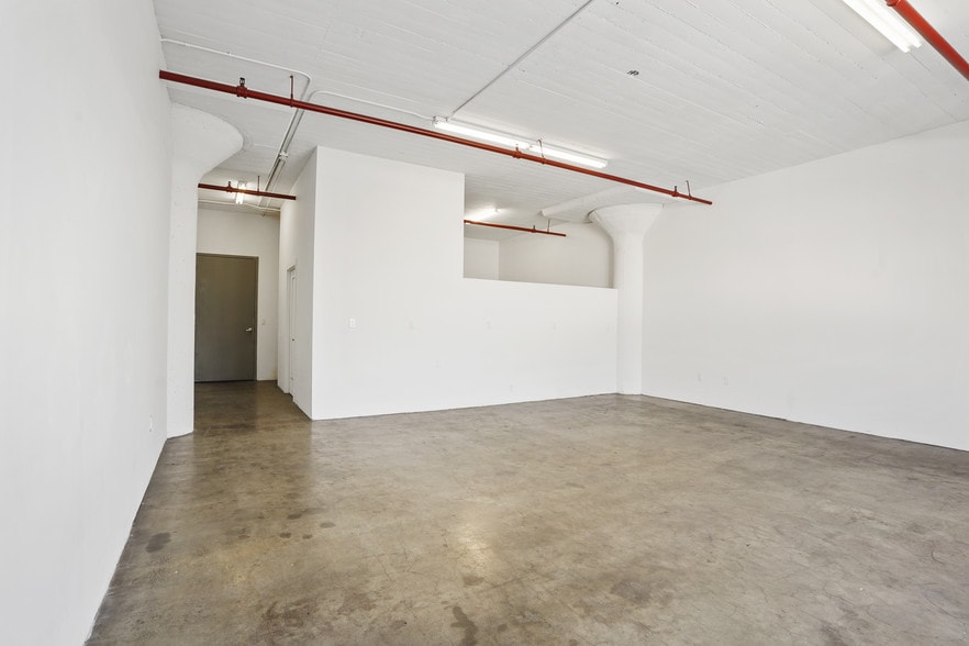 More Photos Of 1340 E 6th St, Los Angeles Manufacturing For Lease