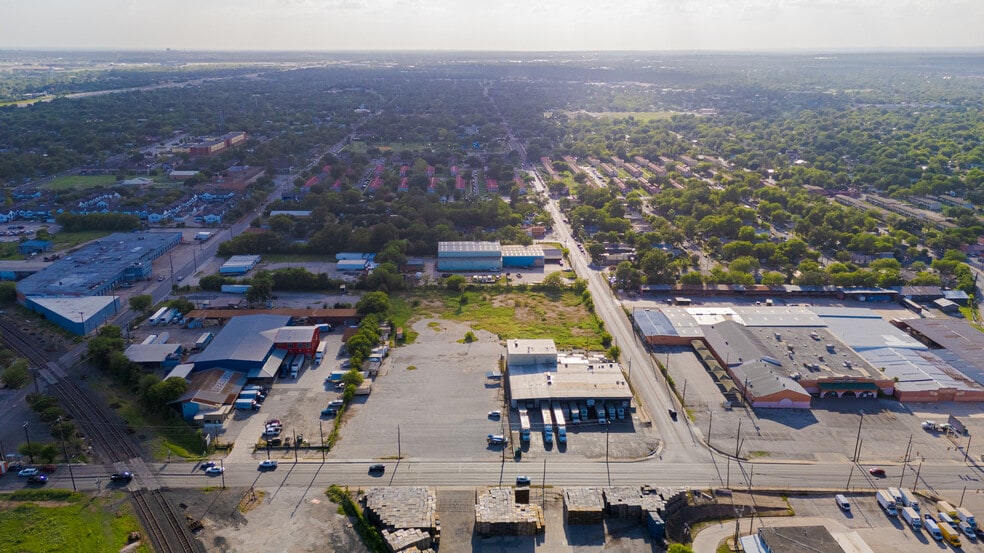 More Photos Of 1625 S Zarzamora St, San Antonio Land For Lease