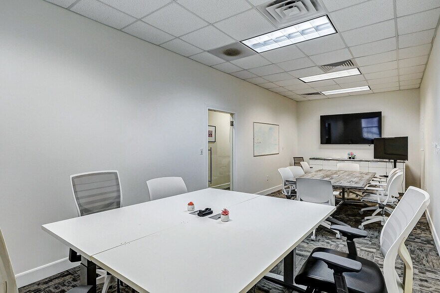 More Photos Of 7930 Broadway St, Pearland Medical For Lease