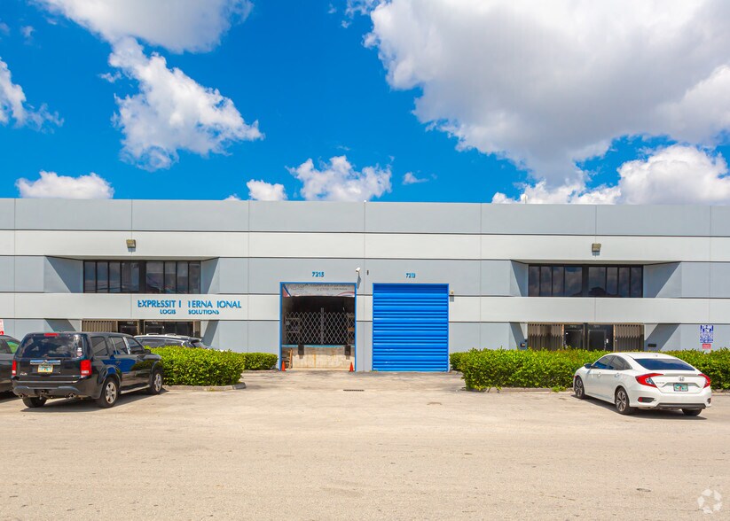 More Photos Of 7205-7227 NW 54th St, Miami Light Manufacturing For Lease