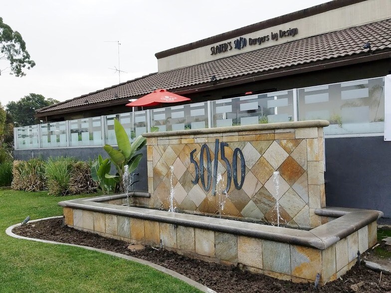 More Photos Of 8082 Adams Ave, Huntington Beach Restaurant For Lease