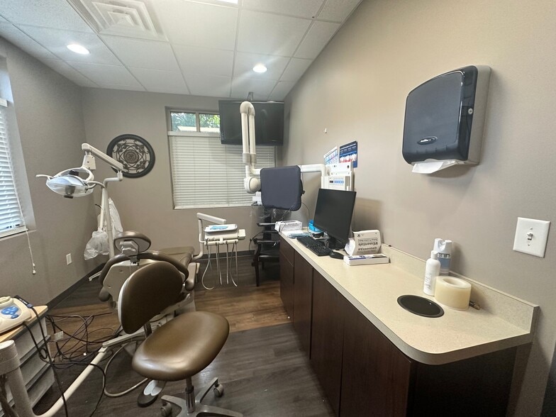 More Photos Of 342 N Main St, Alpharetta Office For Lease