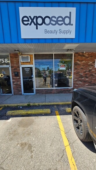 More Photos Of 756 1/2 E 200th St, Cleveland General Retail For Lease