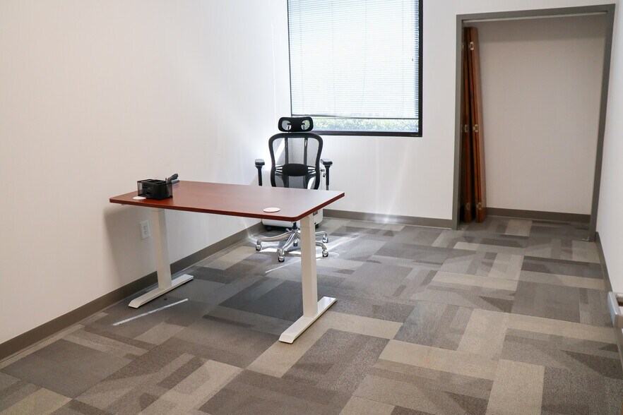 More Photos Of 2000 Northfield Ct, Roswell Distribution For Lease