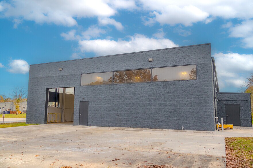 More Photos Of 87 Carpenter Dr, Annville Warehouse For Lease